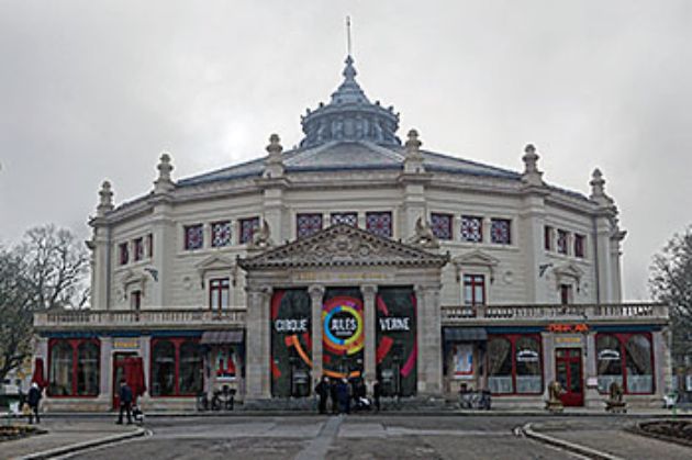 Cirque Jules Verne